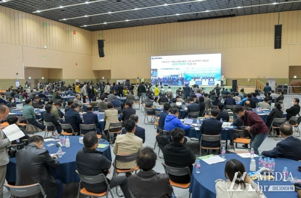 25일 열린 정원박람회 D-5 프레스데이에 모인 언론인들