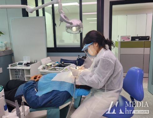 “어르신 무료 불소도포·스케일링 받으세요!”