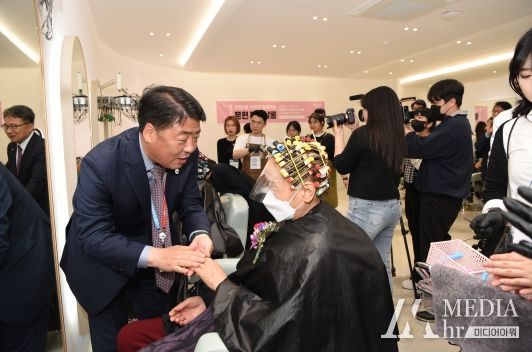 부산 남구, 동명대학교 손잡고 이색 孝행사'문현헤어살롱'개최