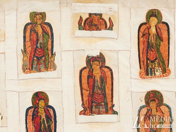 보물 자수가사 배접지 제거 후