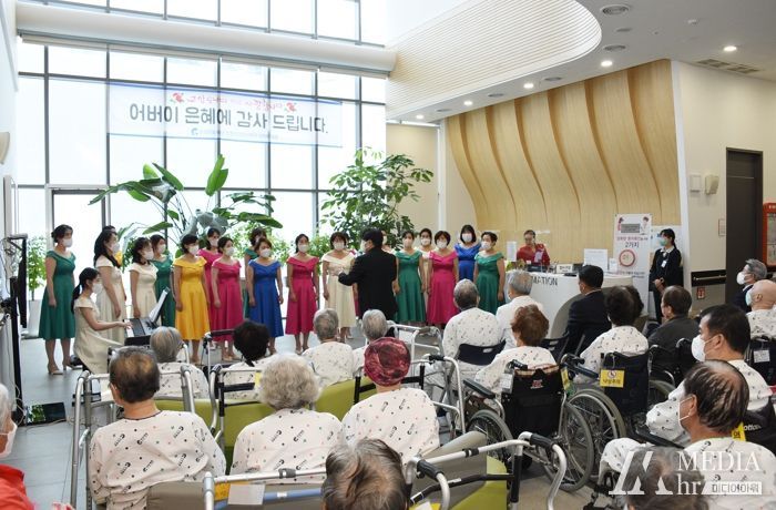 부산 남구 오륙도여성합창단, 어버이날 행사 재능기부에 나서..