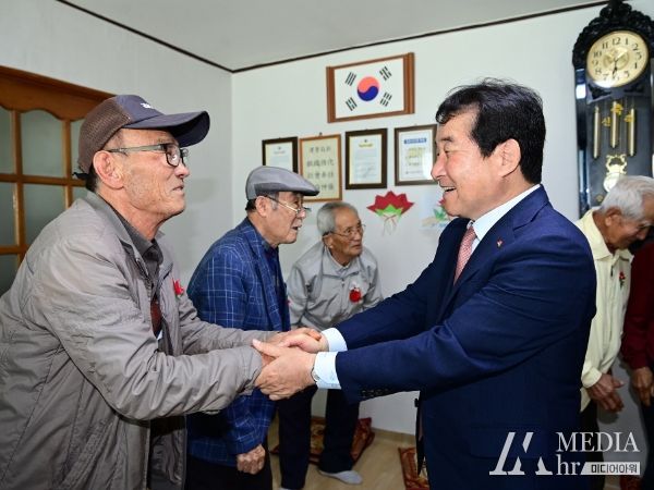 김천시, 어르신들! 120살까지 건강하게 오래 사세요!!!