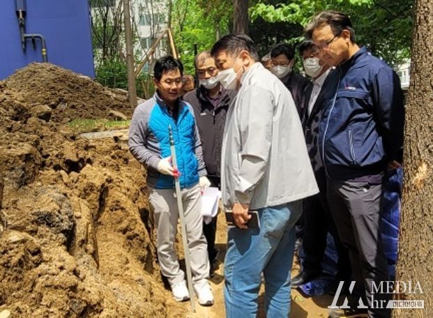 담장 전도 아파트 안전 점검