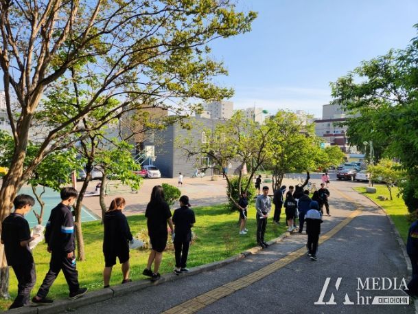 학교폭력예방 걷기 캠페인 ‘같이 가치 꽃길 걷자’
