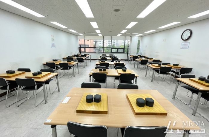 부평구노인복지관, 열린교실‘효심담은 孝道의자’교체