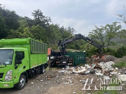 영광군, 방치된 생활폐기물 일제 수거 정비