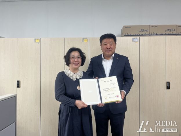 부모모니터링단 위촉장 전달 기념촬영