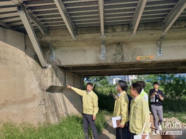 노형수 고창군부군수, 학전교 찾아 교량분야 집중안전점검 실시