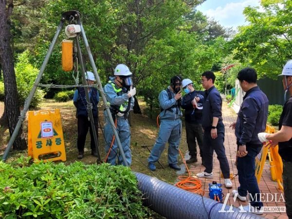 지난 16일 화천군 공공하수처리장에서 화천군 민관합동점검반이 안전사고 예방과 대응훈련을 실시했다