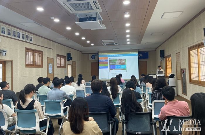 지난 23일 강진군청에서 ‘청백-e 시스템 사용자 교육’이 진행되고 있다.
