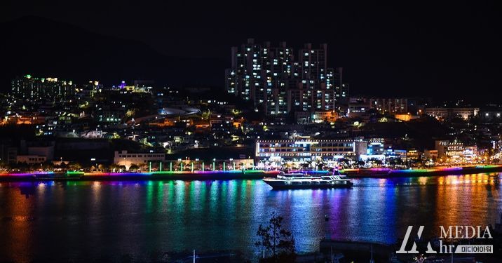 여수시가 해양공원 일대에 전남 최초로 음식점 단속용 다목적 CCTV를 설치하고 음식점 호객행위 근절에 나선다.