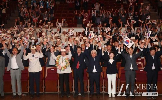6.25전쟁 제73주년 행사 만세삼창 퍼포먼스