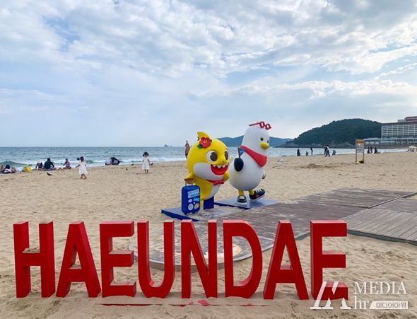 부기X아기상어 조형물