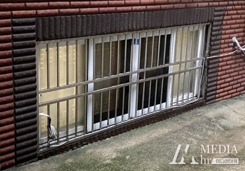 인천 중구, 반지하 주택 개폐식 방범창 지원사업 완료‥ 침수 등 안전사고 예방