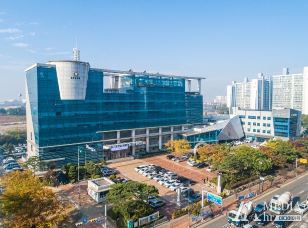 인천비전기업협회, 옹진군 기부금 전달 및 경영간담회 개최