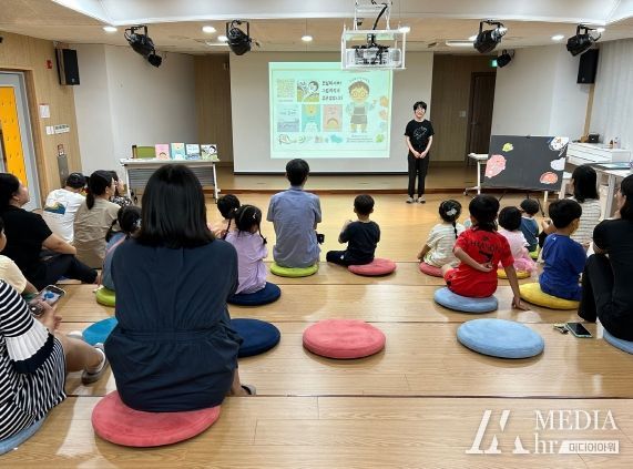 광양시, 김준영 작가의 방 ‘그럴 때는 그림책’ 전시 성료